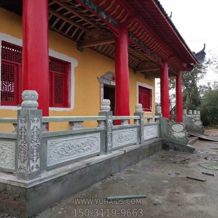 寺院祠堂臺階安裝青石雕刻防護(hù)欄板 花崗巖欄桿雕塑