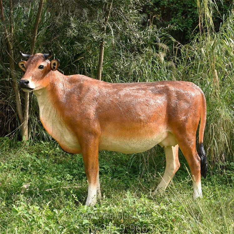 大型仿真動物玻璃鋼園林農場牛雕塑