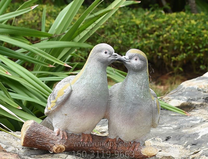 公園花園廣場玻璃鋼創意親親鴿子雕塑